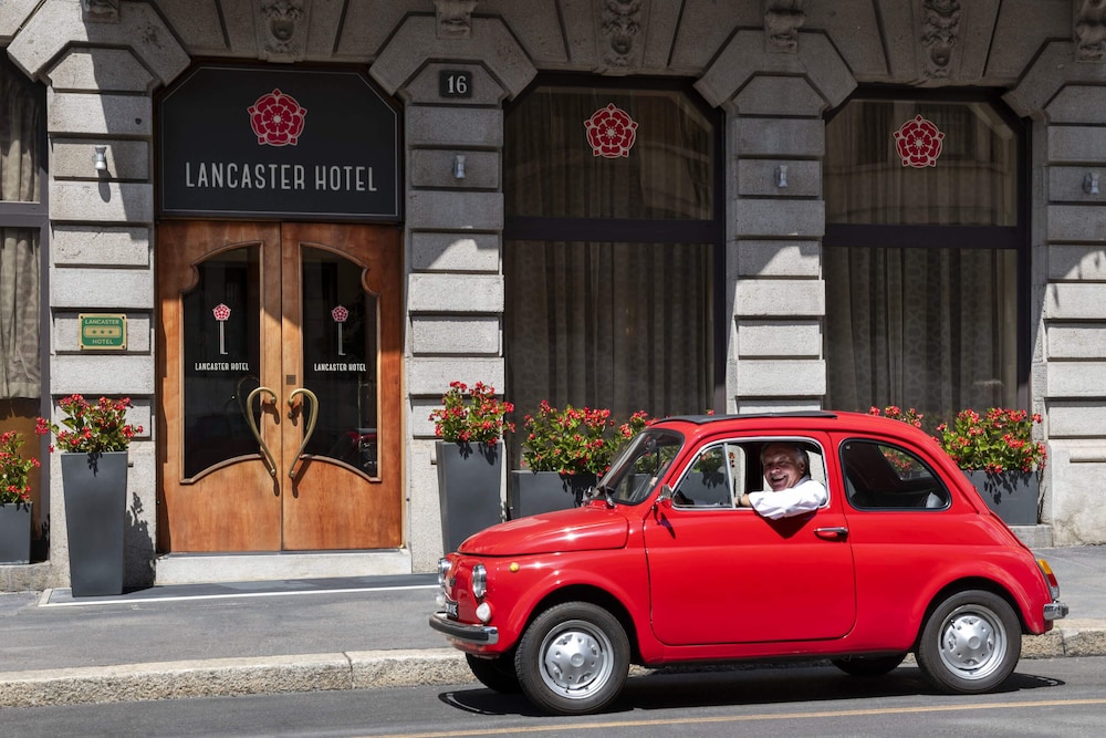 Lancaster Hotel 64/72