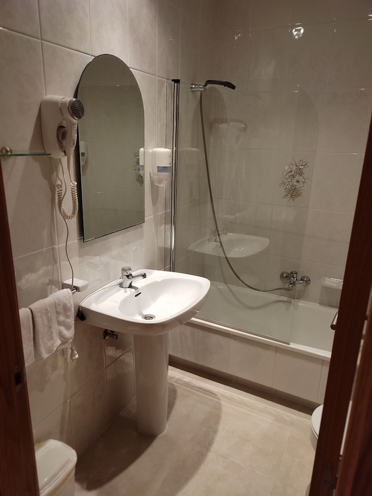 Brisa Del Mar Hotel 37/39