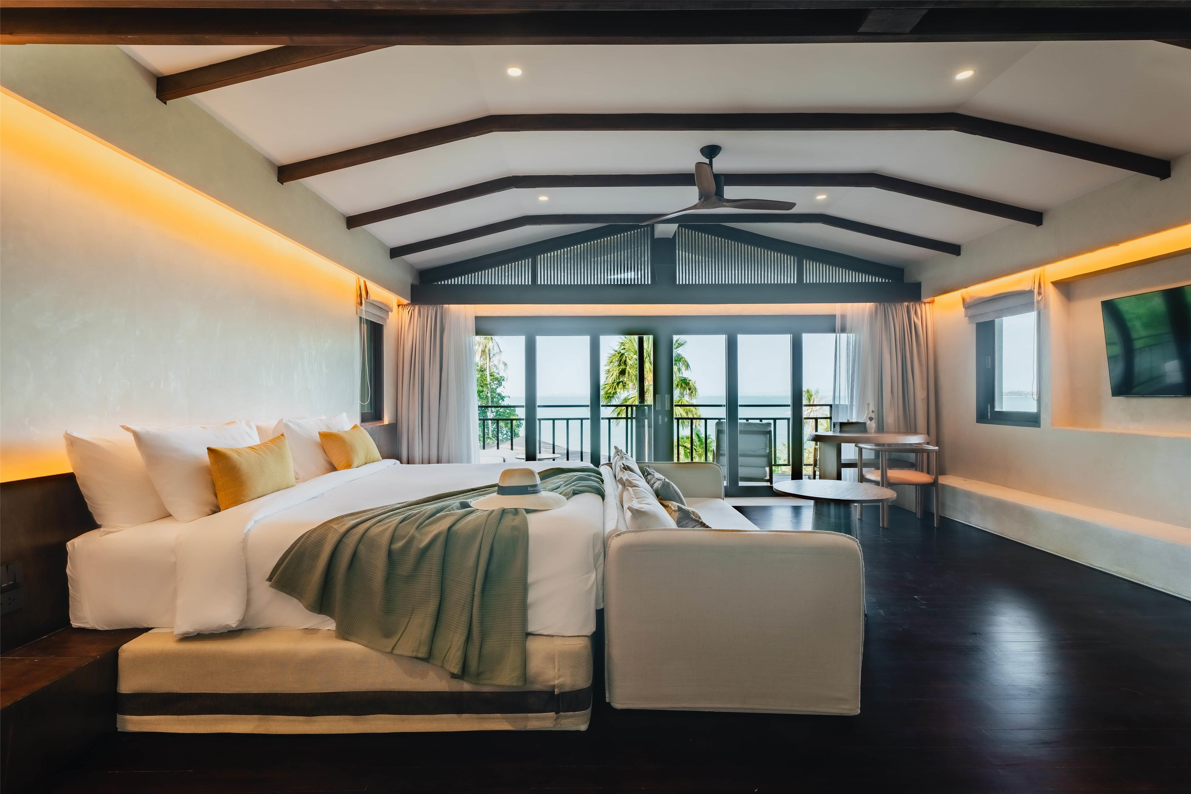 3 Bedrooms, Grand, Pool, Luxury, Villa, Sea View