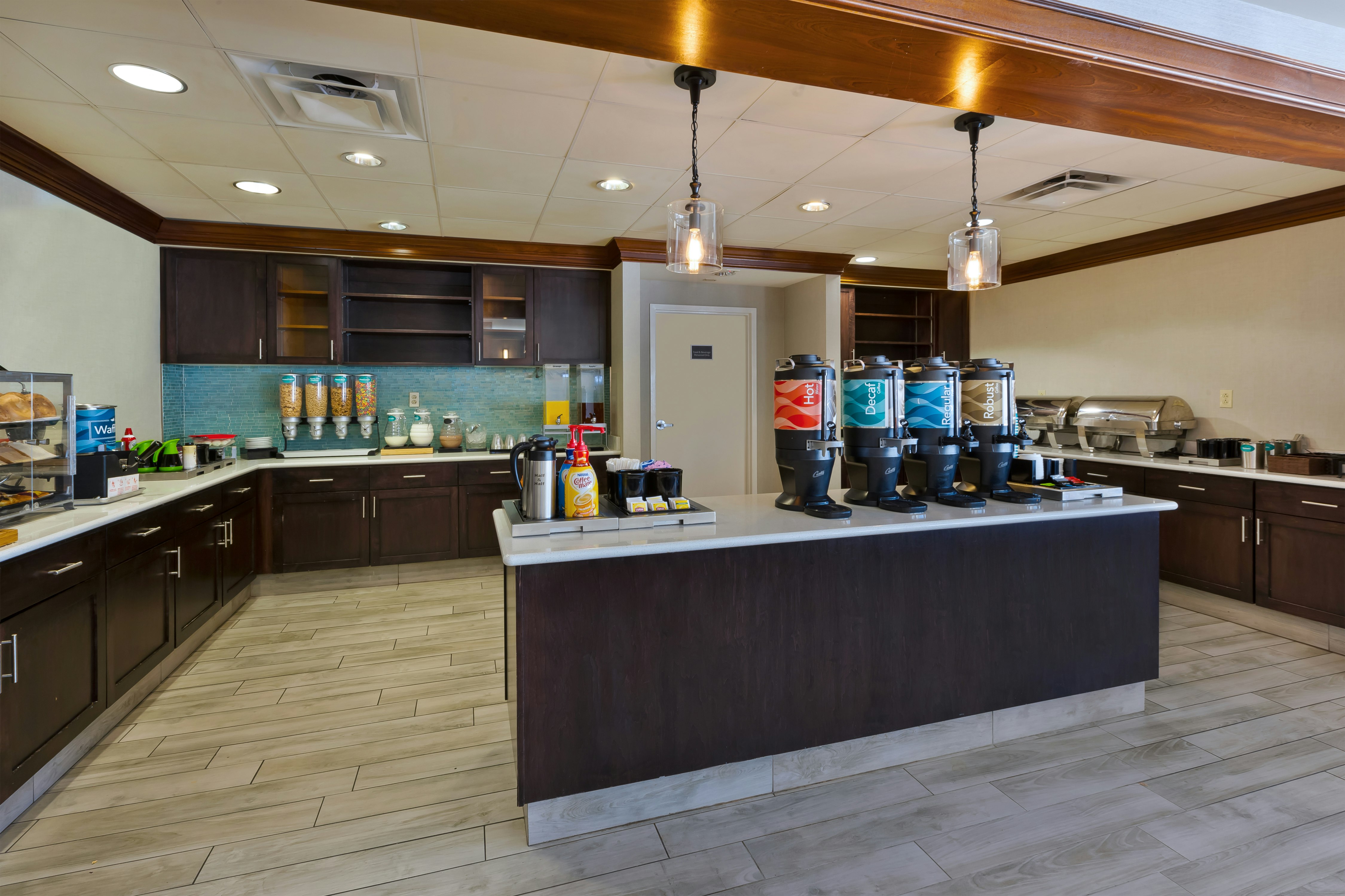 Lobby at HOMEWOOD SUITES BY HILTON CHESAPEAKE-GREENBRIER, CHESAPEAKE - VA