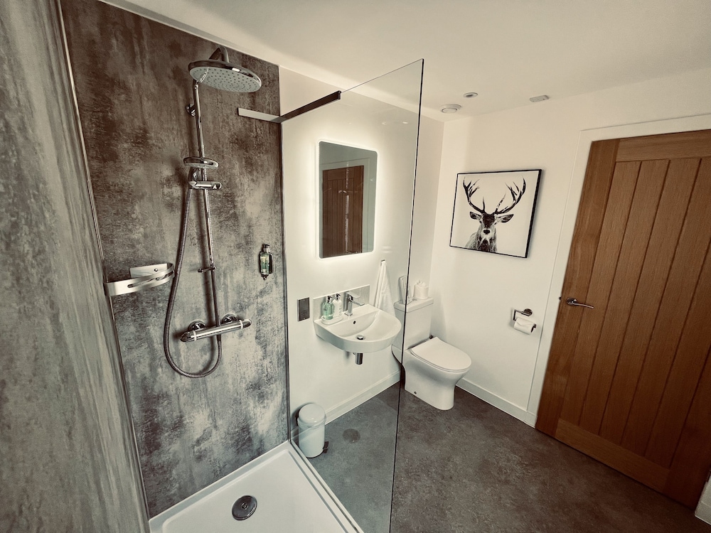 Bettyhill Hotel 50/50