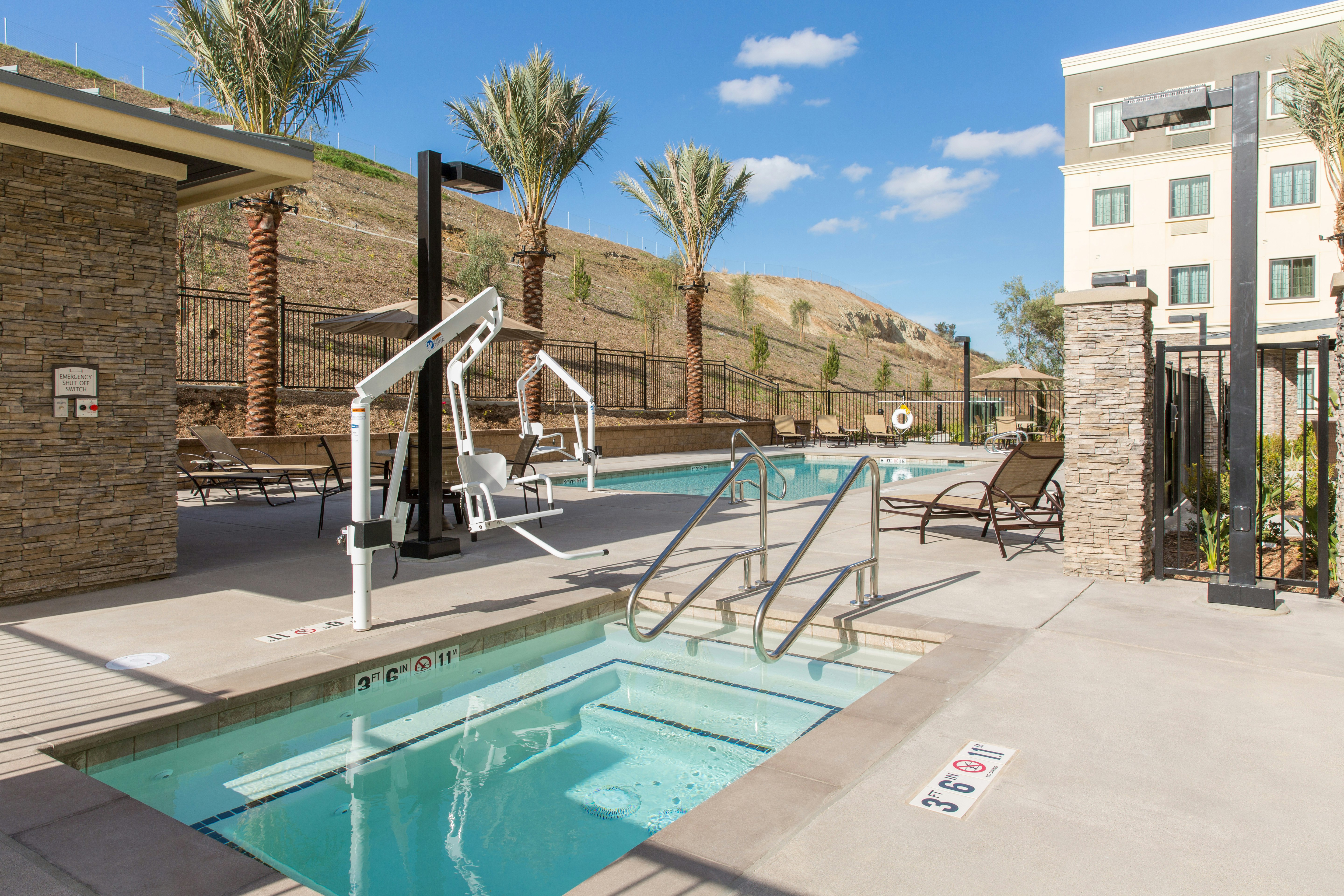 Staybridge Suites Corona South 14/45