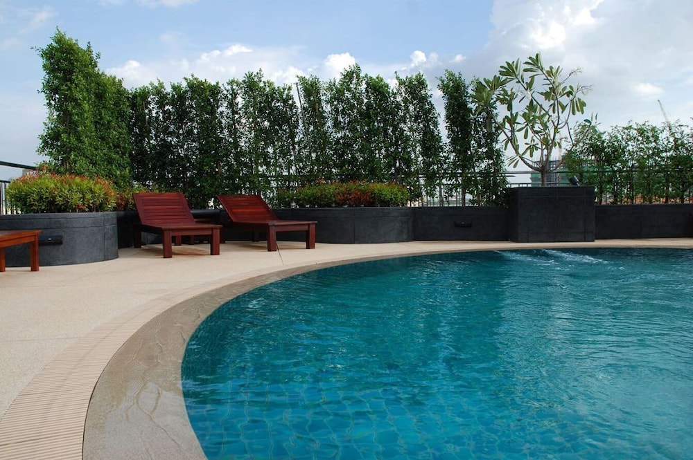 Golden Pearl Residences 44/50