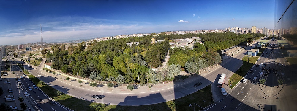 Edis Premier Hotel 34/37