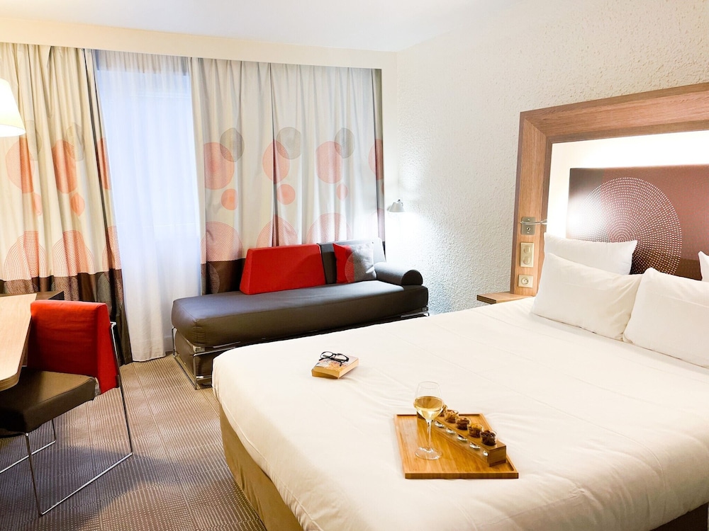 NOVOTEL FONTAINEBLEAU URY 11/51