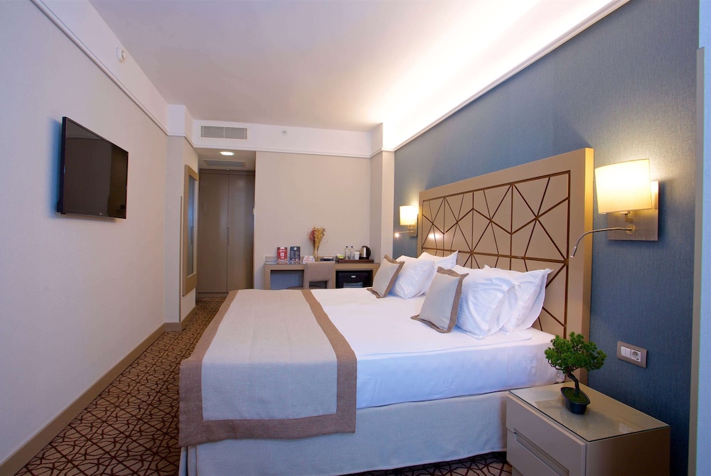غرفة سوبيريور بسرير كينج، Ramada By Wyndham Istanbul Taksim 5/10