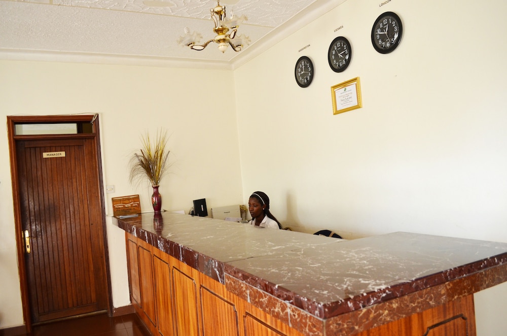 Victoria Travel Hotel 4/50