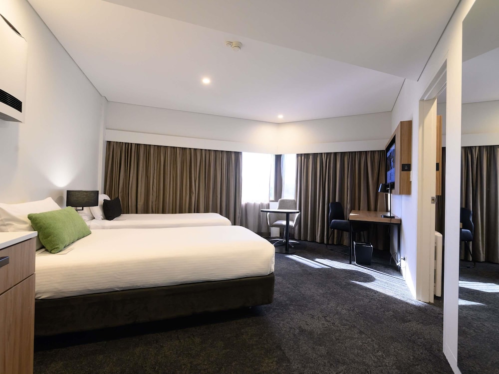 Mercure Penrith 25/69