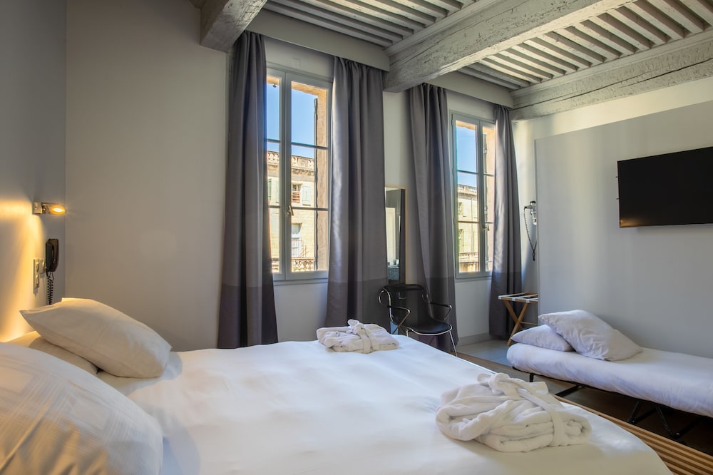 Boutique Hotel Entraigues 41/61