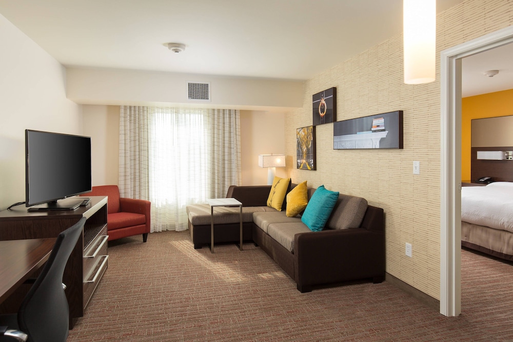 Residence Inn Kansas City At the Legends 13/27