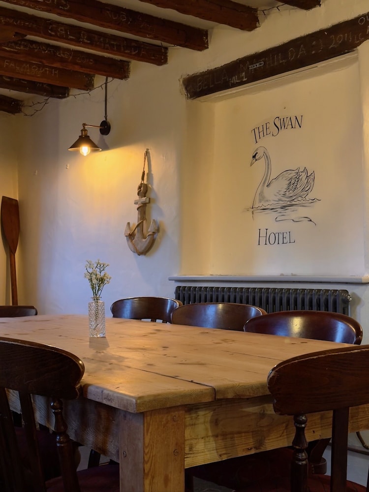 The Swan Hotel 4/36