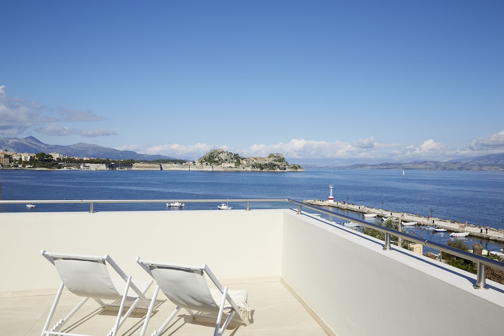 Mon Repos Palace 44/47