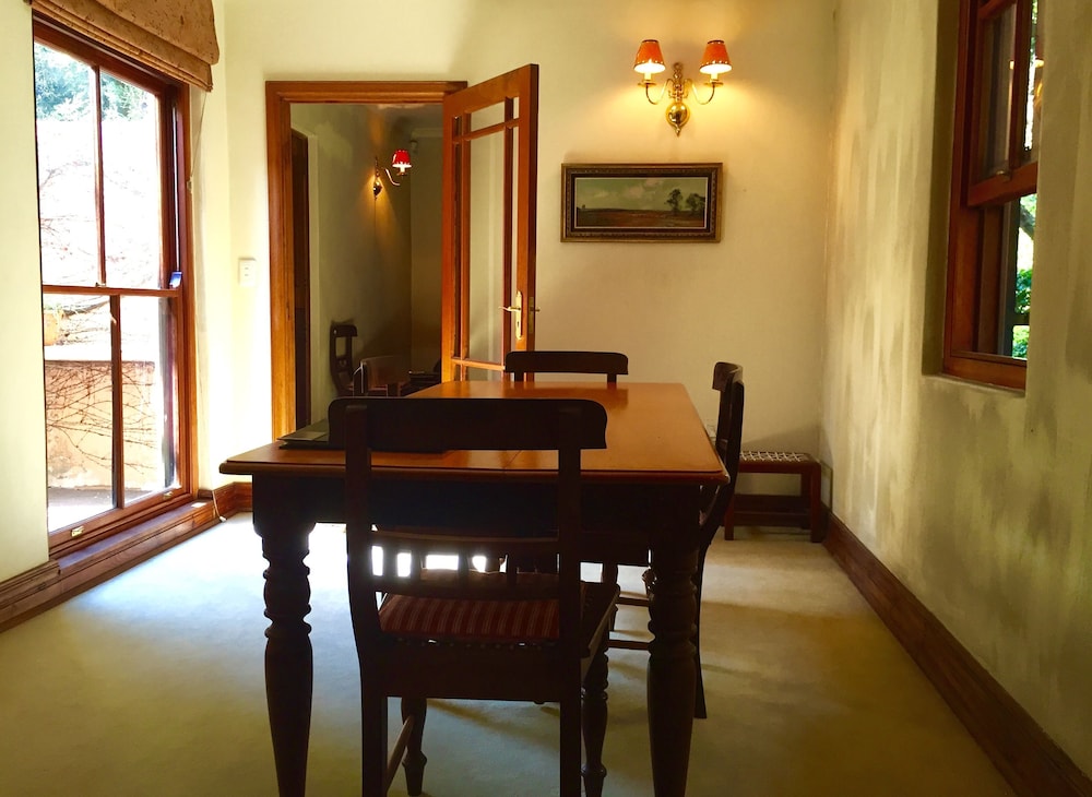Foxwood House 4/50