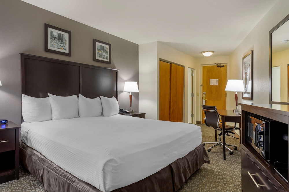 STANDARD, QUEEN BED
