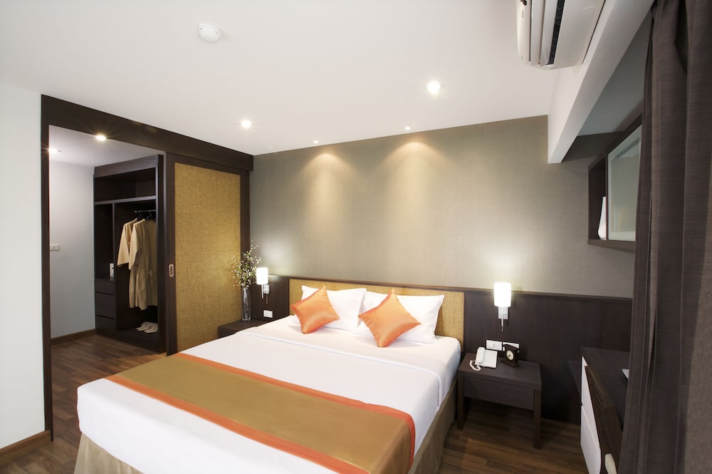 The Grand Napat 9/61