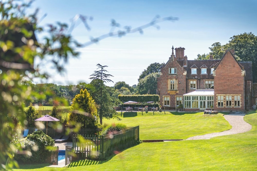 Burley Manor 39/45