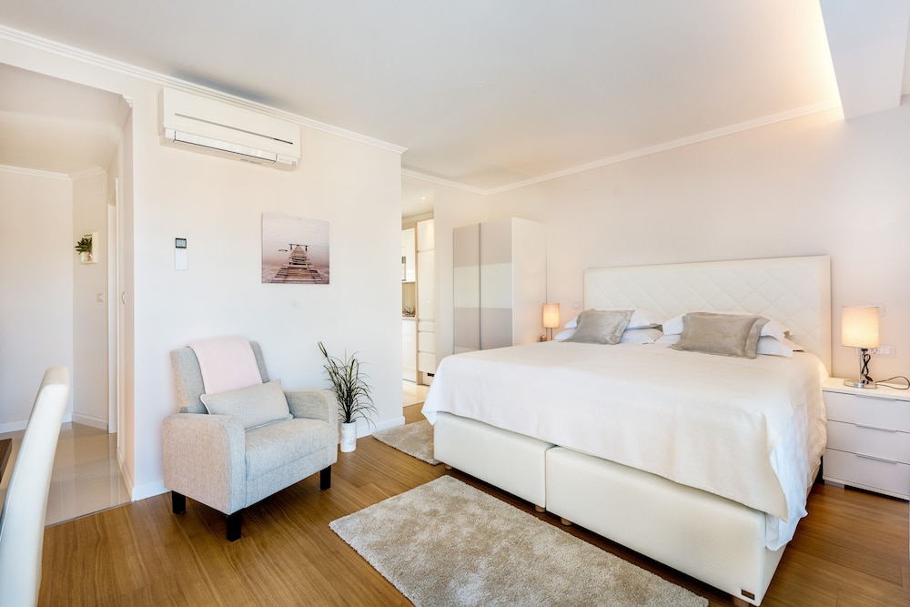 Meridien Luxury Apartments 18/50