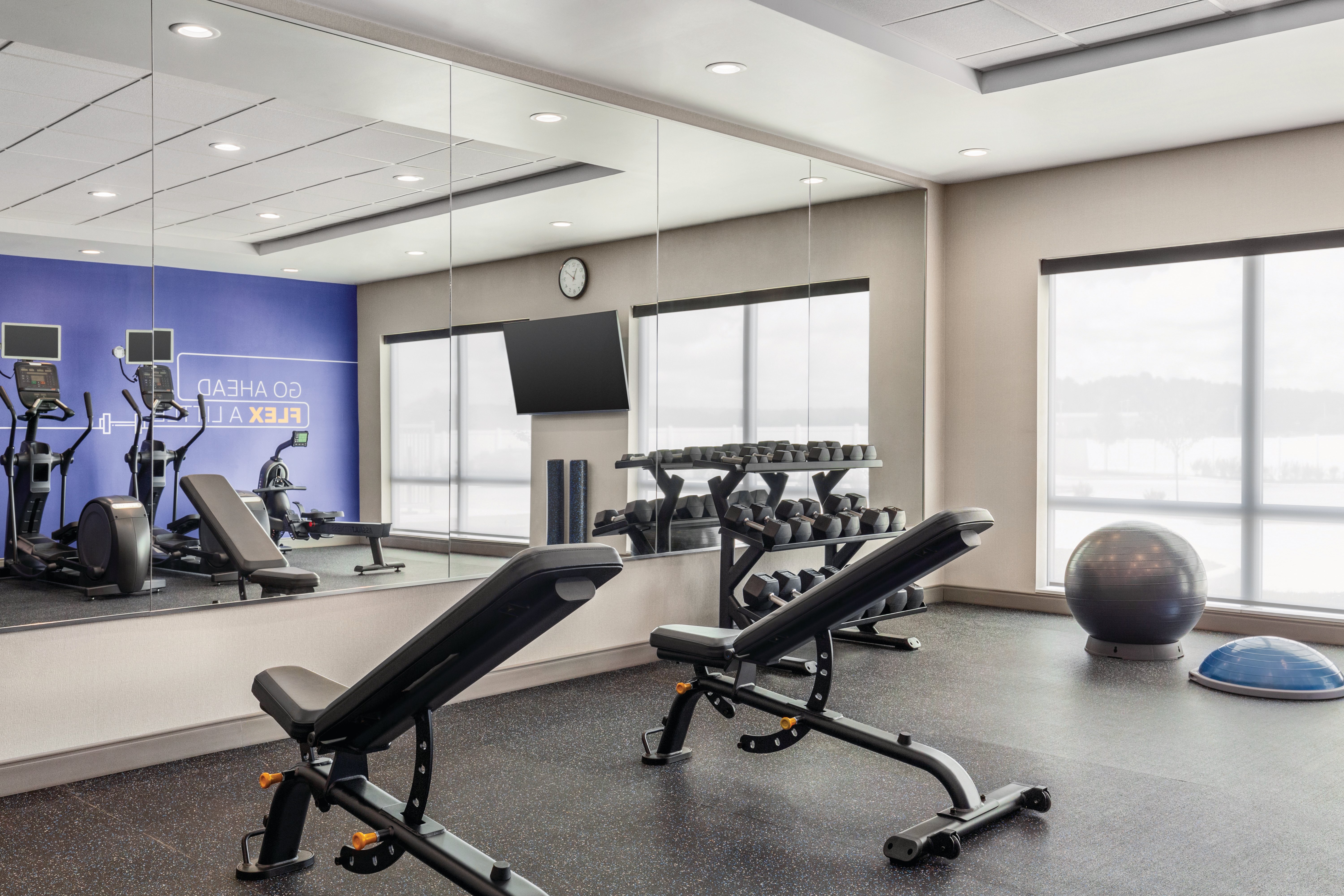Holiday Inn Express & Suites Bessemer - Birmingham SW, an IHG Hotel 23/48