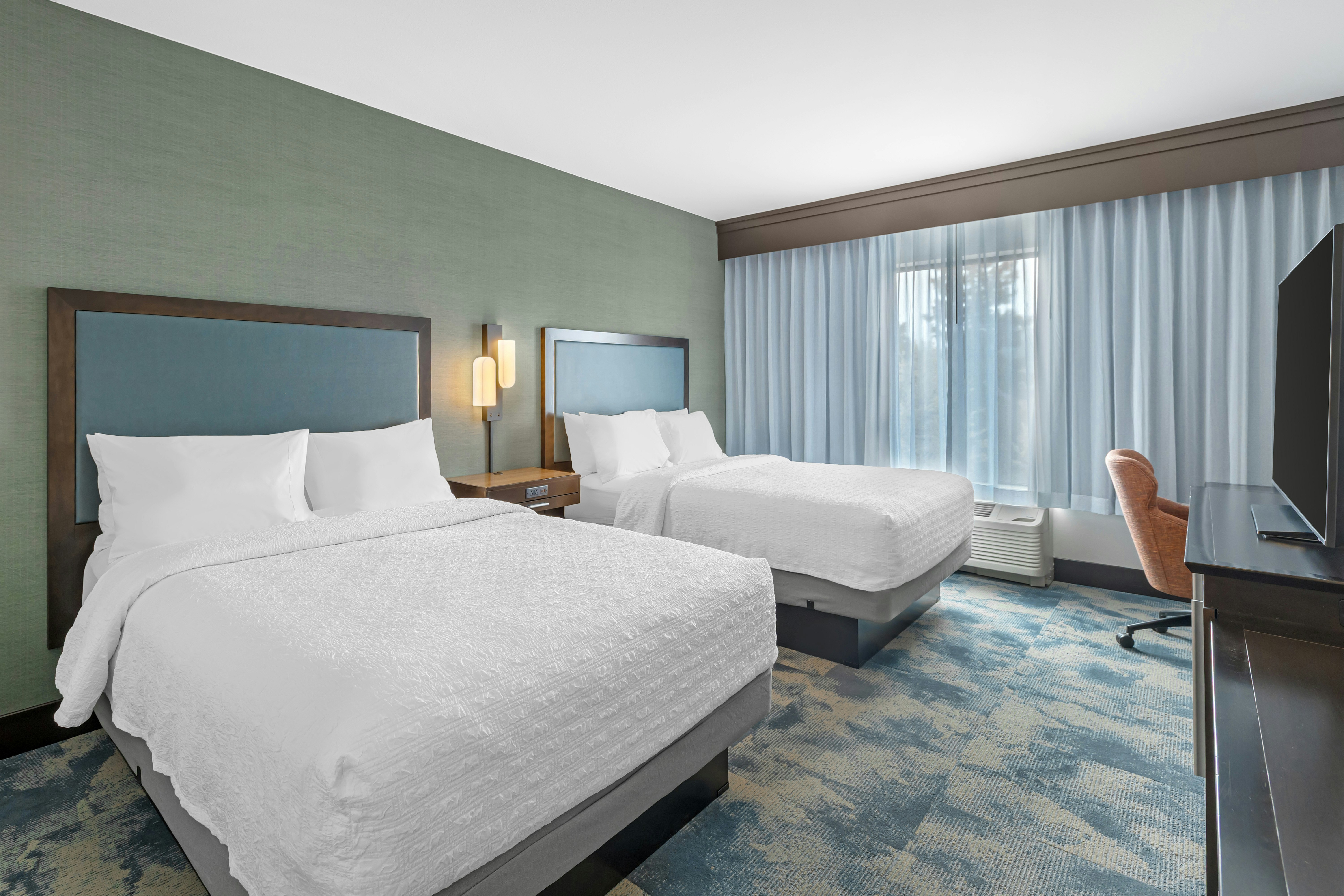 room, 2 queen beds, accessible