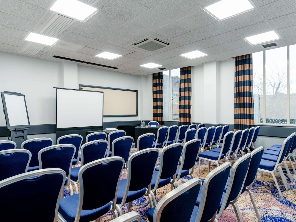 Mercure Daventry Court Hotel 67/79