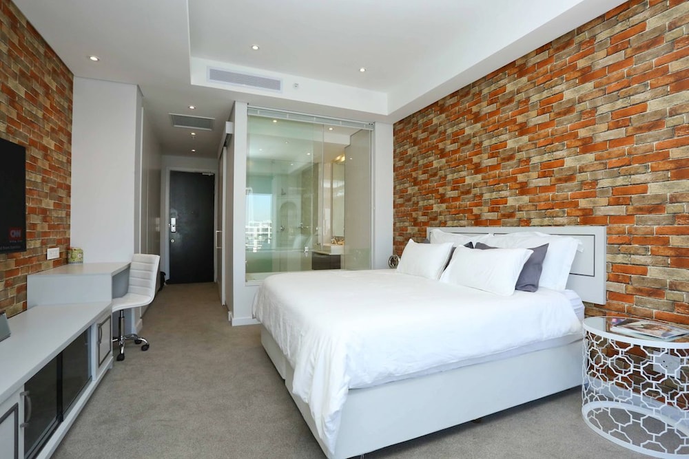 Sandton Skye Unit 702 16/50