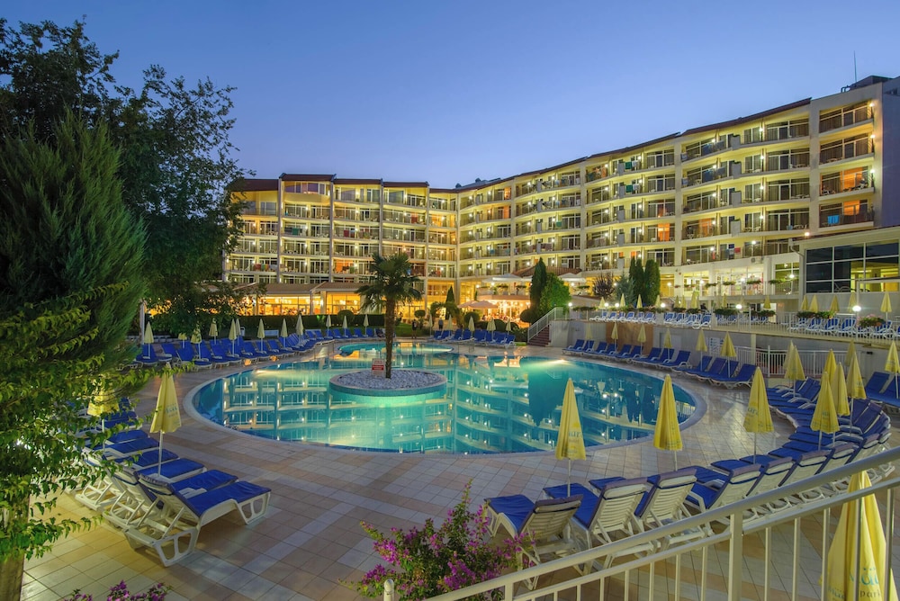 Madara Park Hotel 2/50