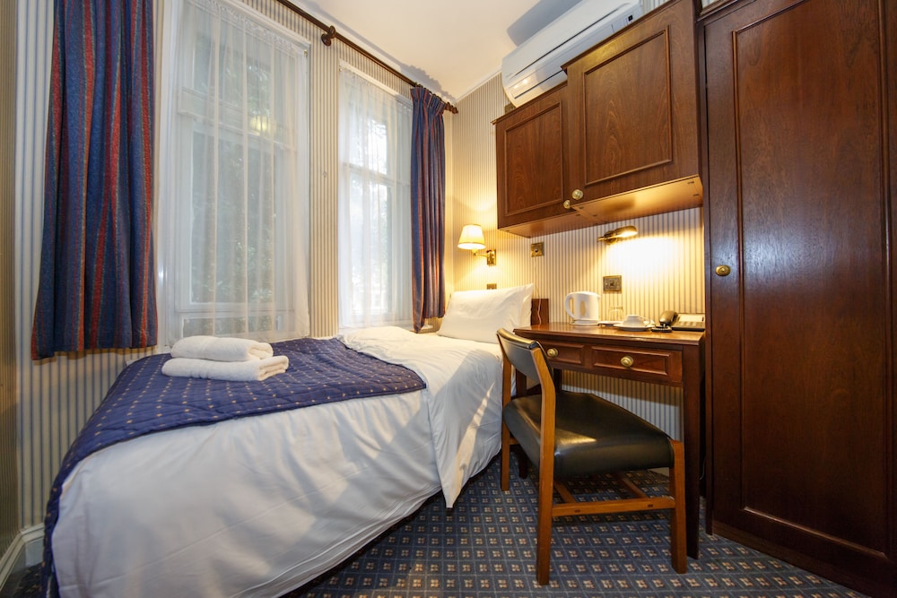 Regency House 12/69
