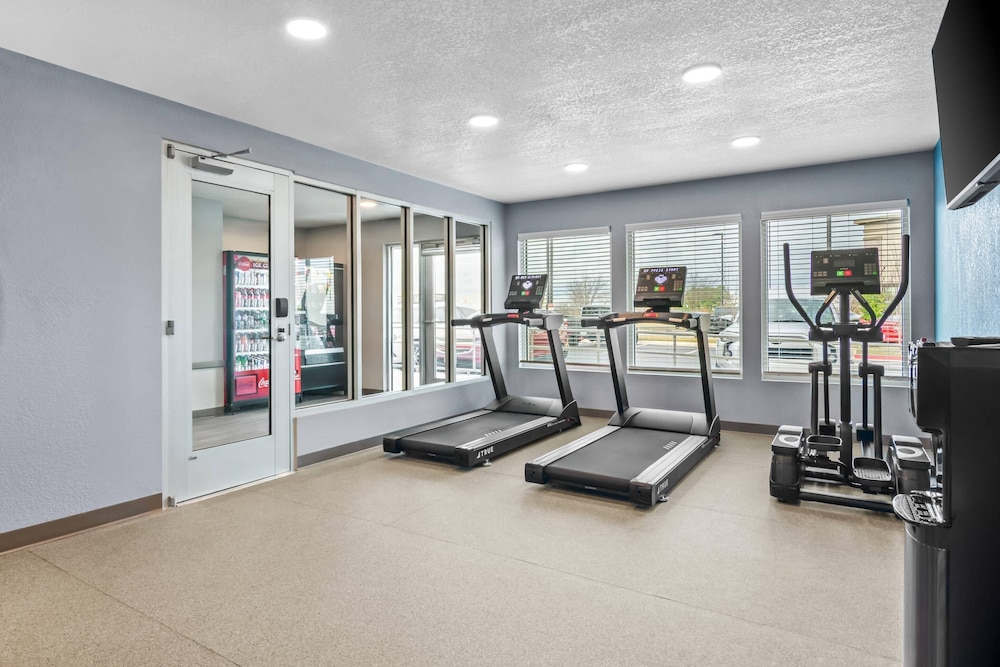 WoodSpring Suites Rogers Bentonville 29/51