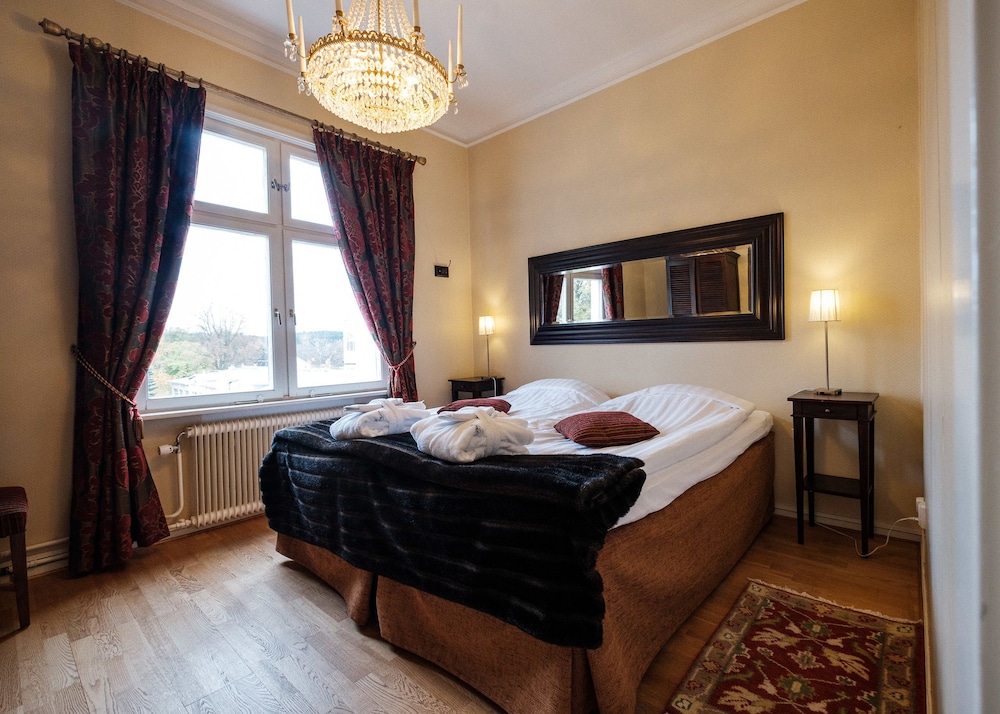 Badhotellet 8/50