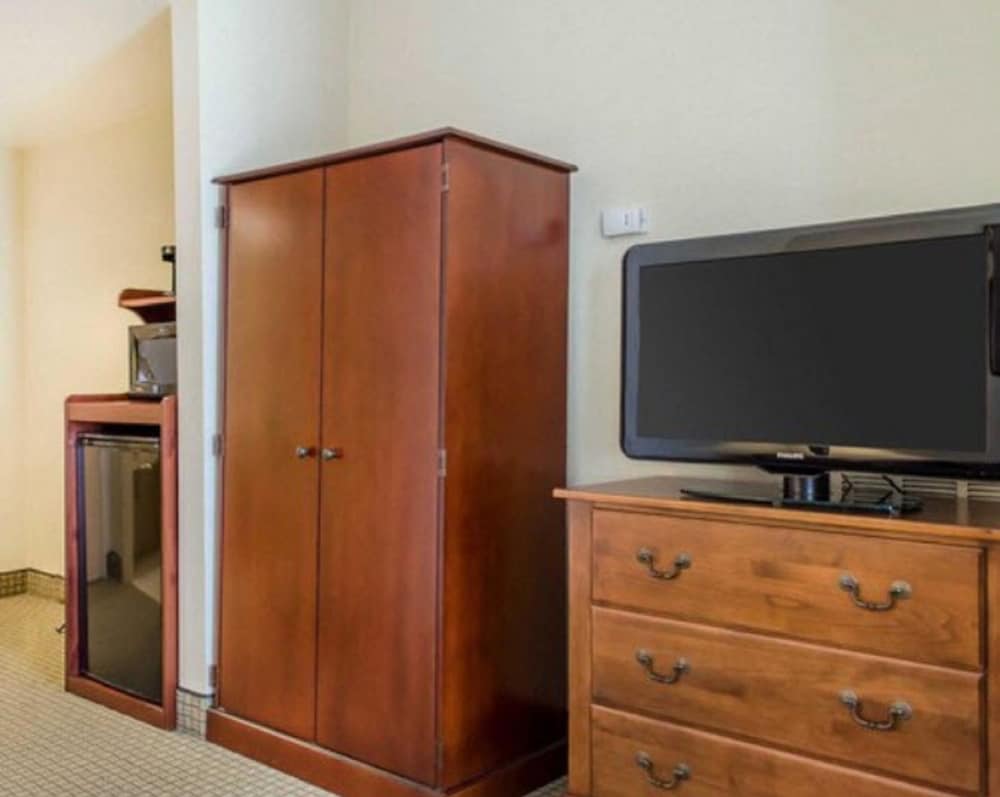 Comfort Inn and Suites York, PA 23/44