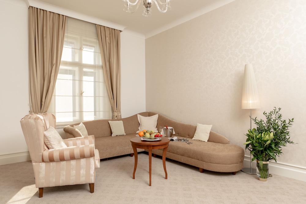 Le Premier Boutique Hotel 46/66