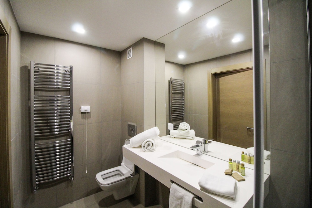 Hotel Avenue 24/64