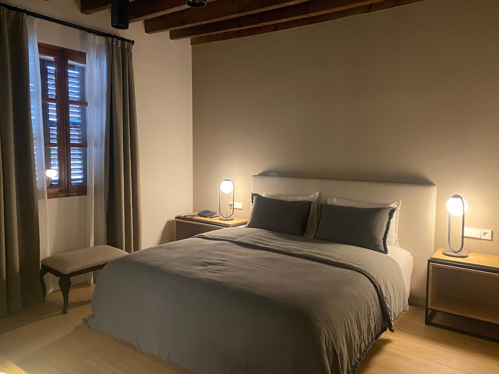 Hotel Can Cirera 10/50