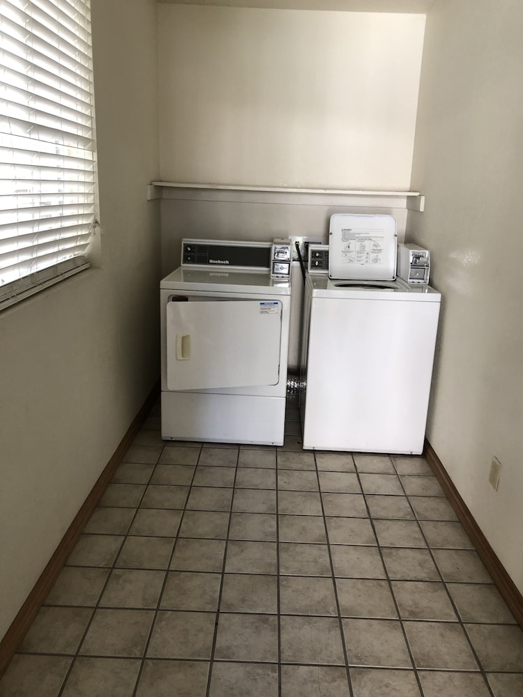 Cloverdale Wine Country Inn and Suites 6/47