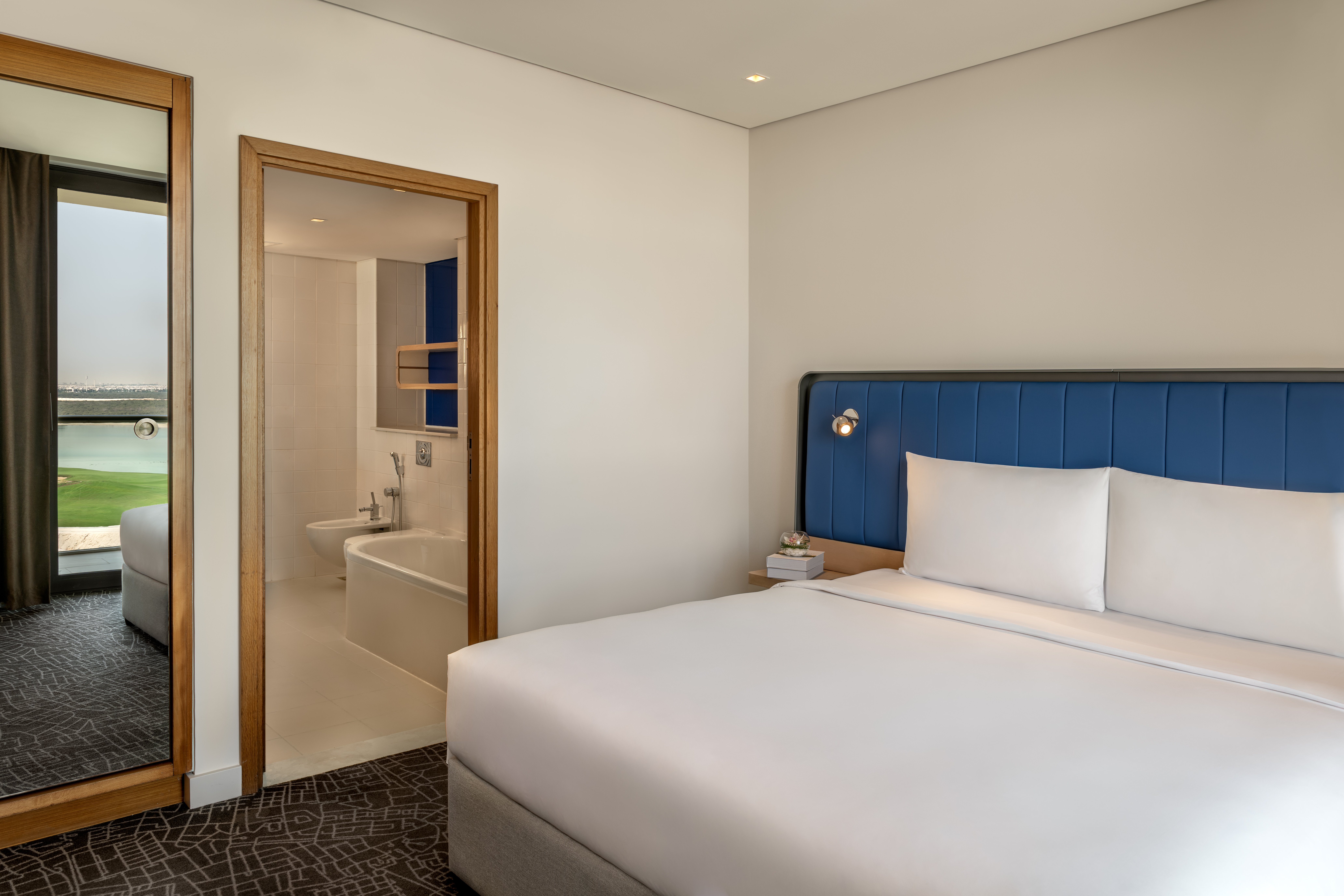 Deluxe, Family, King Bed, Plaza View, Sofa