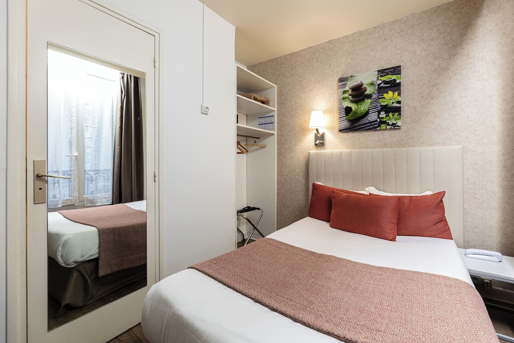 ROOM, SINGLE