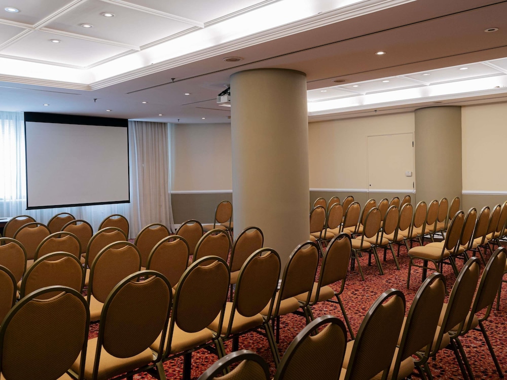 Grand Mercure Sao Paulo Ibirapuera 62/73