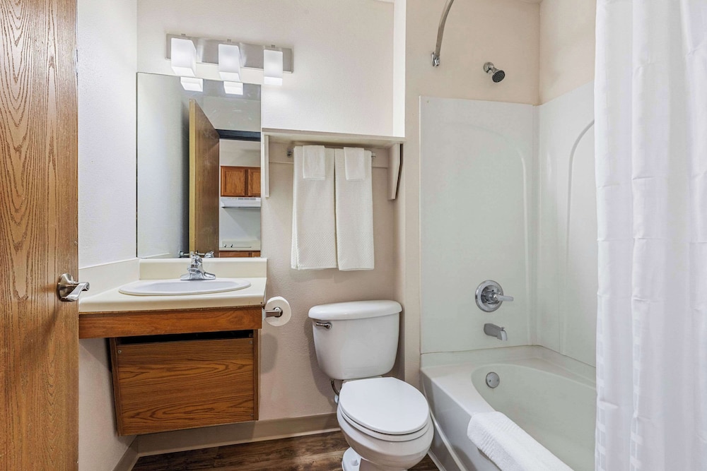 WoodSpring Suites Tulsa 37/39