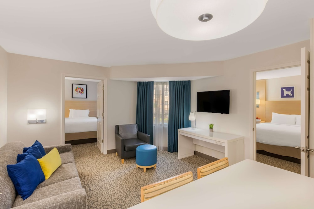 Suites Charlotte Arrowood 28/49