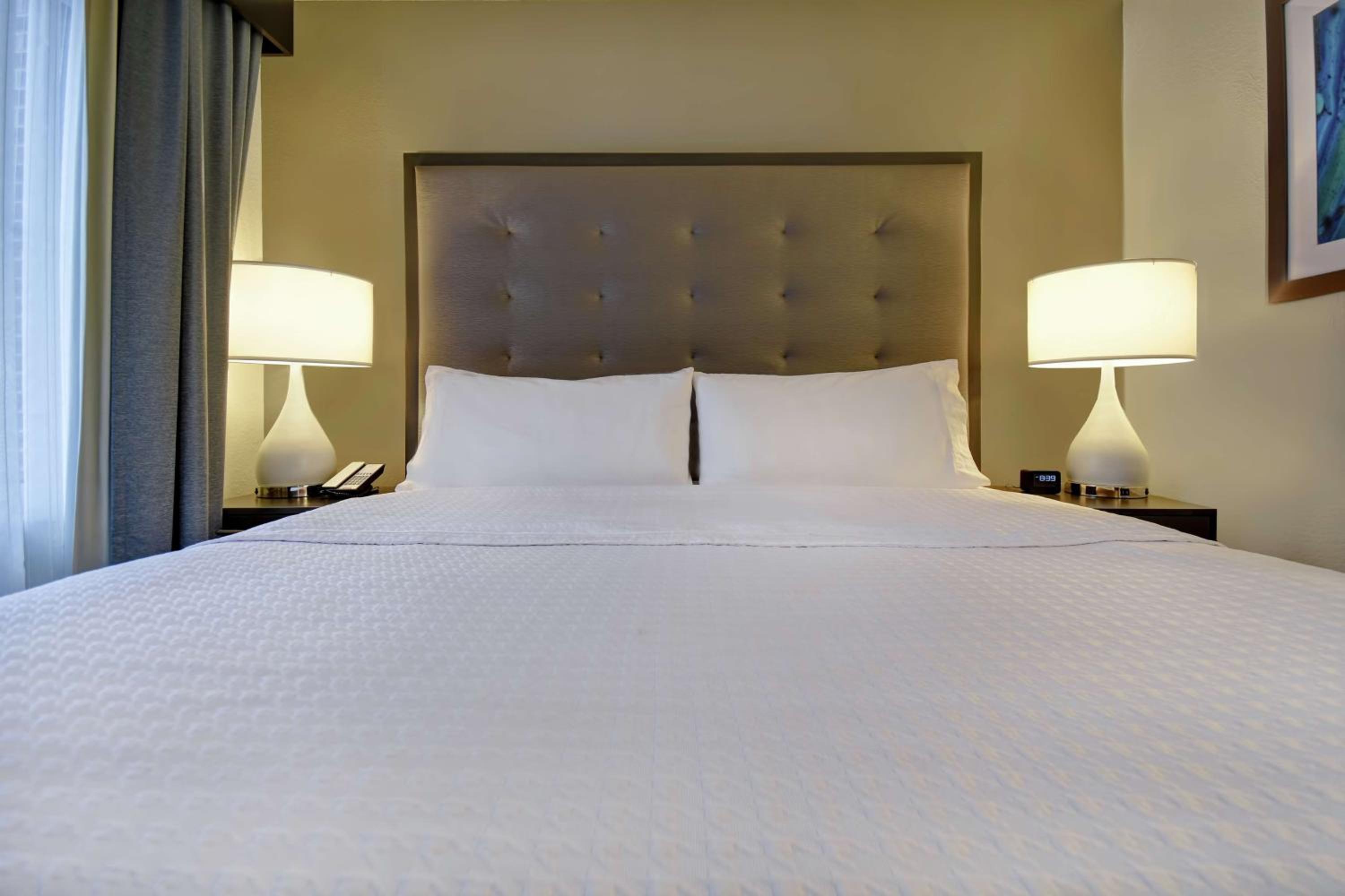 1 Bedroom, Suite, King Bed, Sofa, Homewood Suites by Hilton Edgewater-NYC Area 5/6