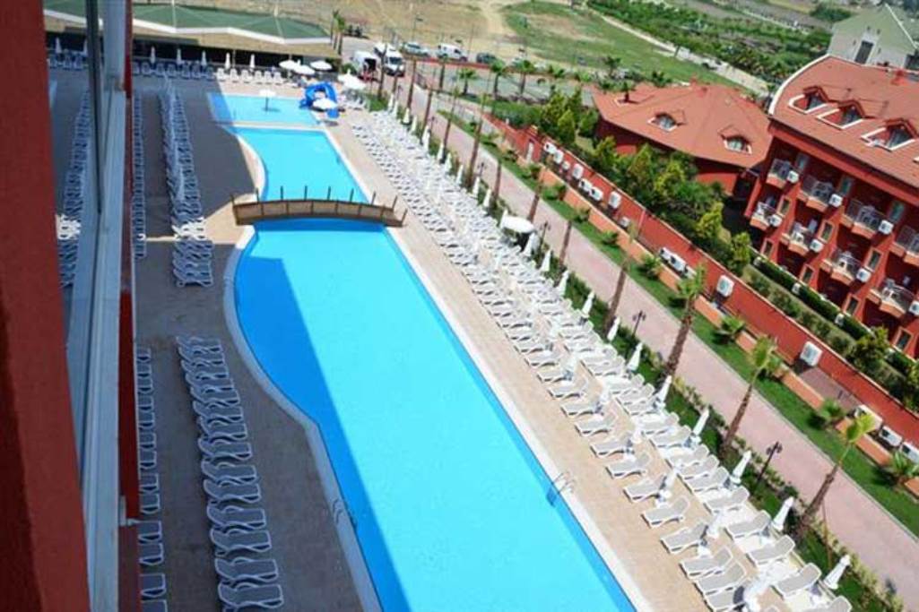 Club Side Coast Hotel 28/31