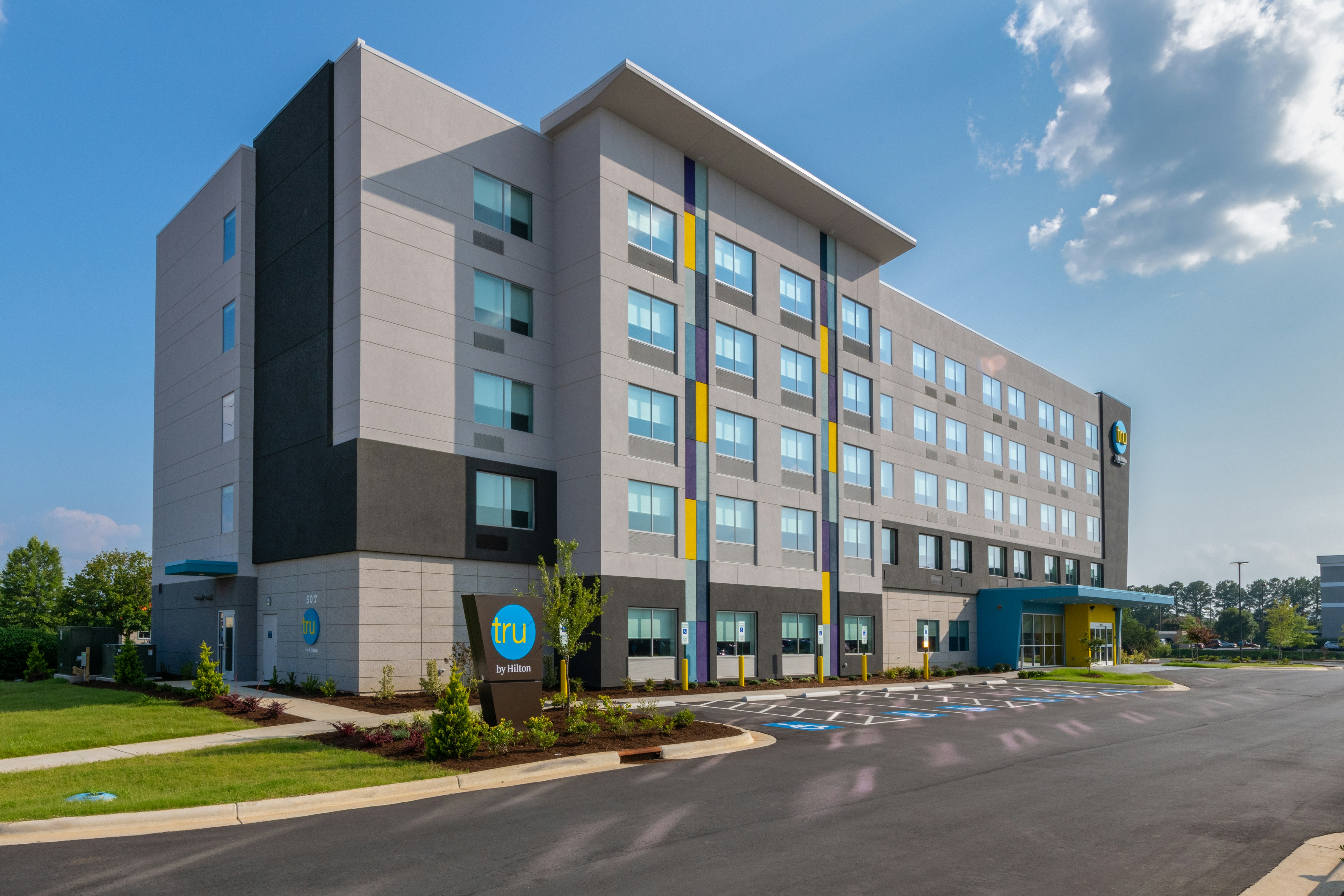 Tru by Hilton Fayetteville Fort Liberty 29/32