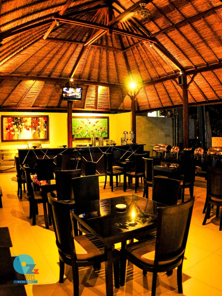 Ozz Hotel Kuta Bali 31/42