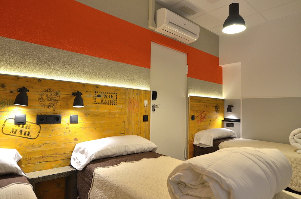 BASIC, TRIPLE, 3 BEDS