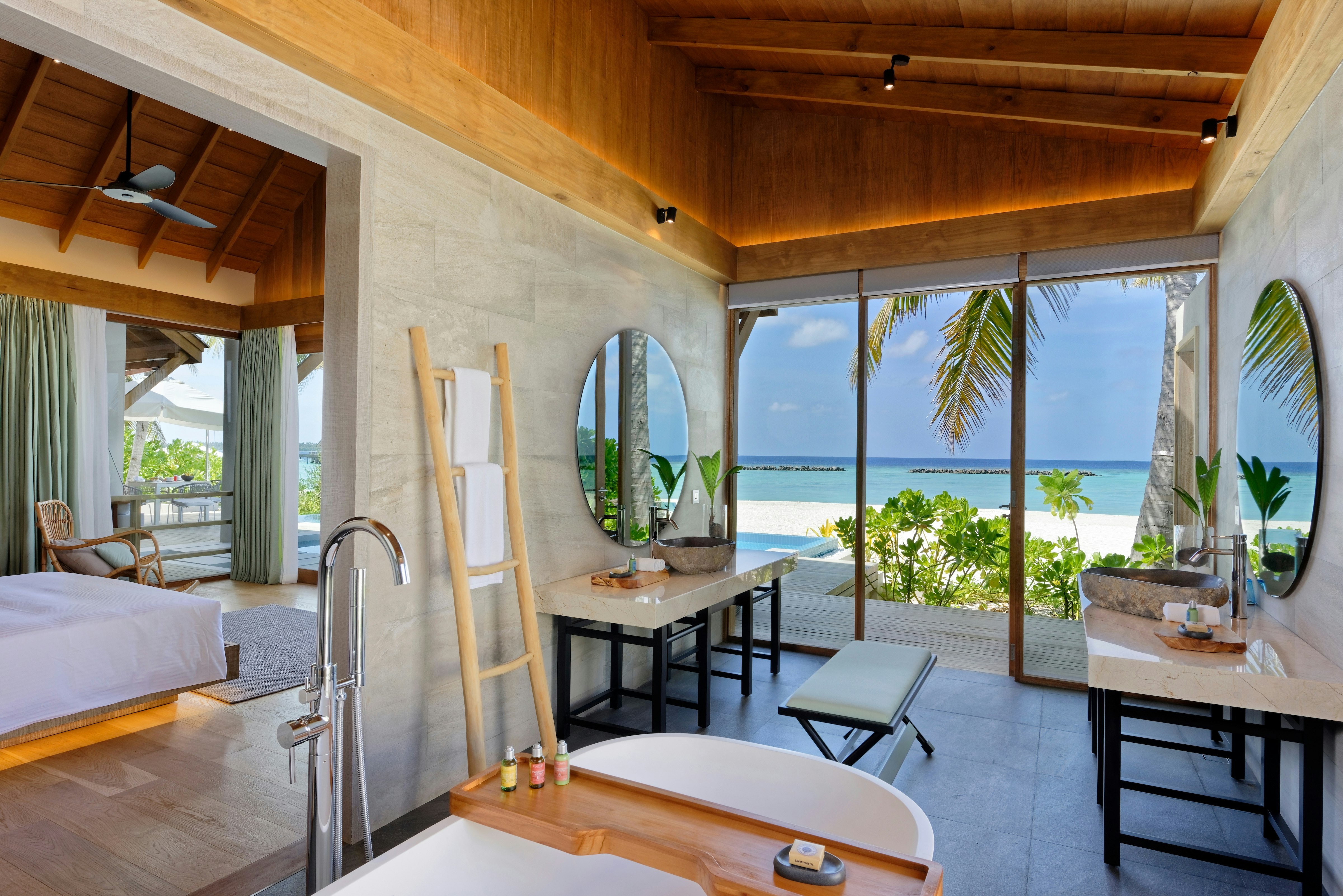 Emerald Faarufushi Resort and Spa 33/94