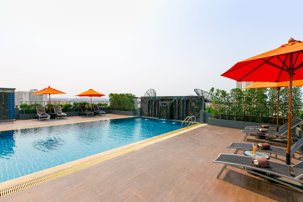 Adelphi Pattaya 6/61
