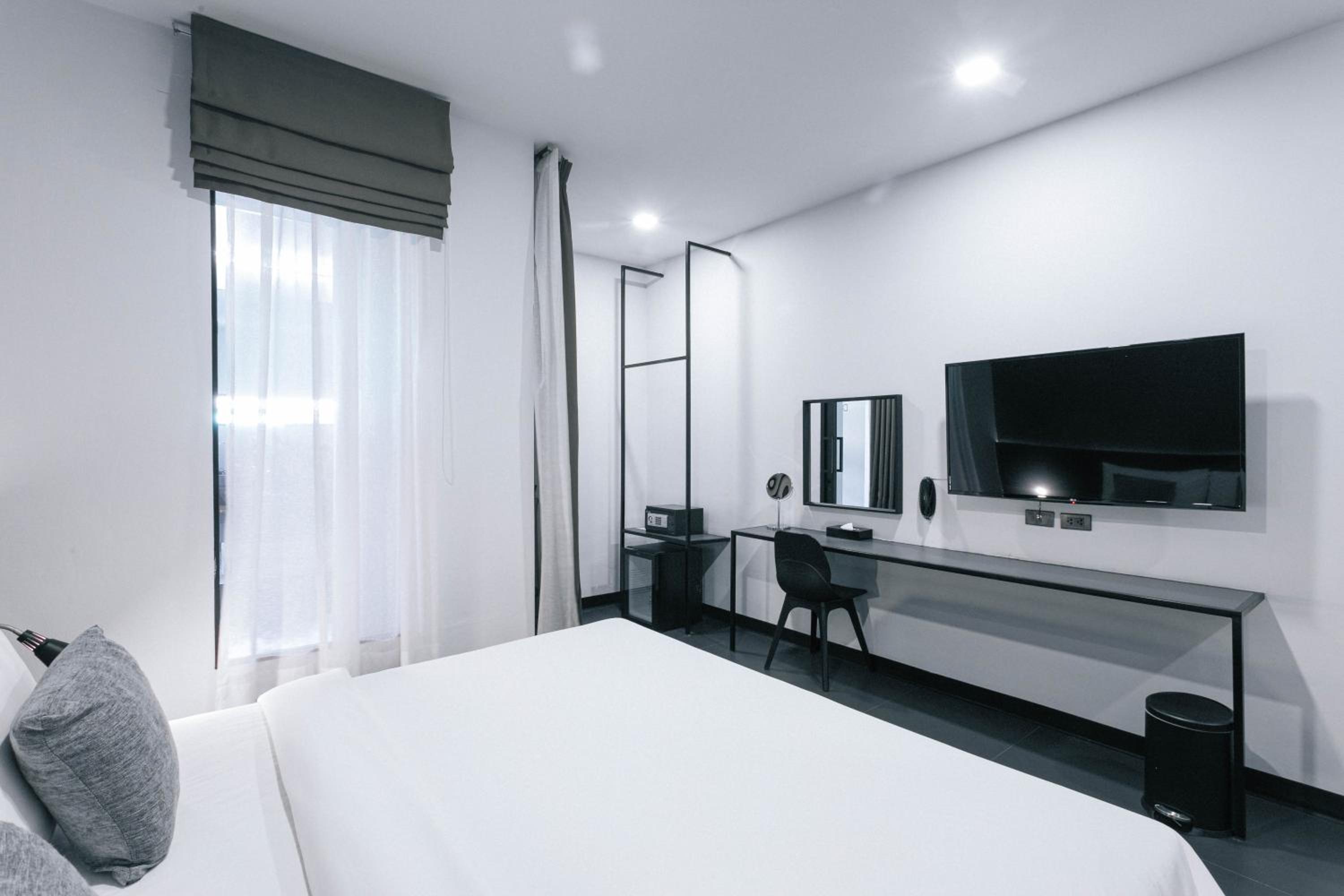 غرفة بسرير مزدوج بإطلالة على المسبح، CREW HOTEL 7/10