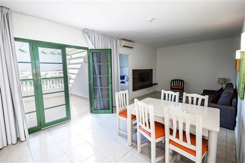 2 Bedrooms, Apartment, Balcony or Terrace