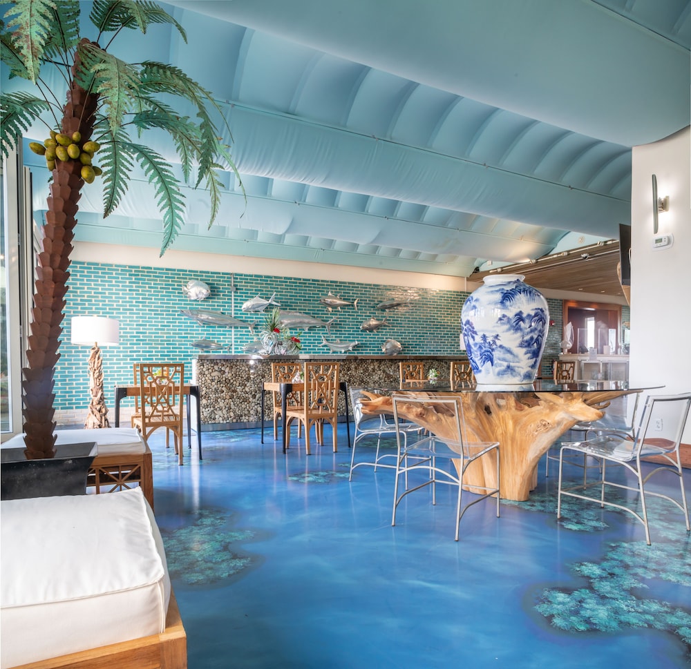 Blockade Runner Beach Resort 38/70