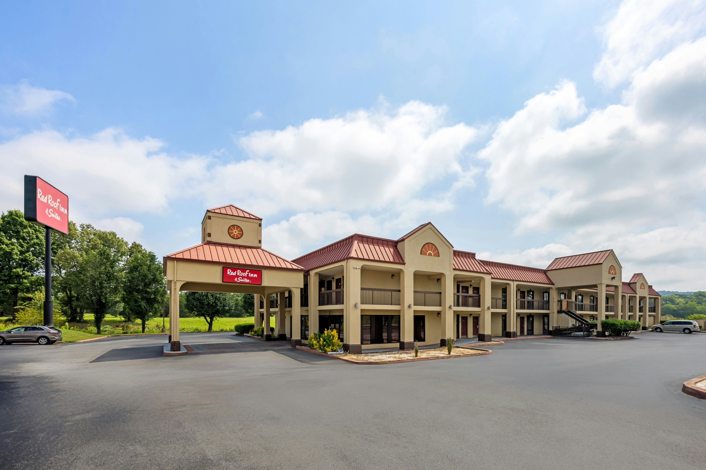 Red Roof Inn & Suites Clinton 36/41